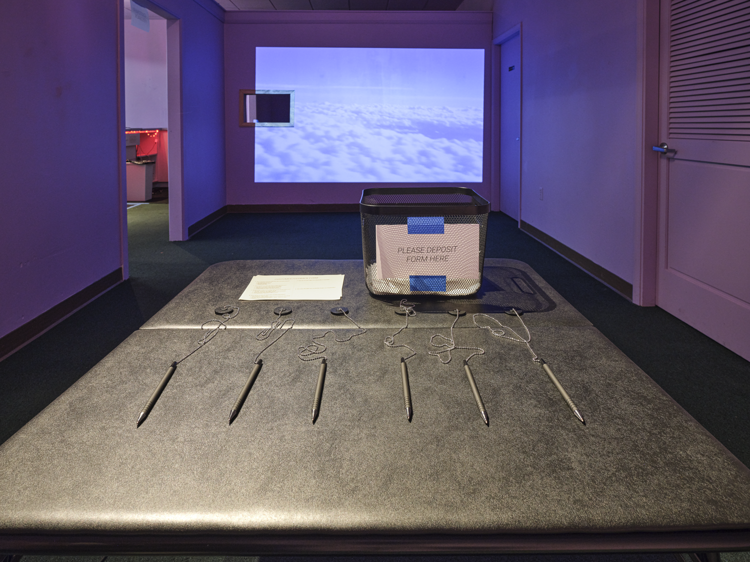 VOID MART: Customer feedback room